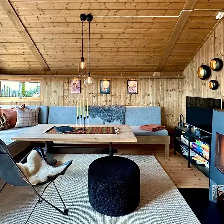 Modern Mountain In-out 2 Bathrooms